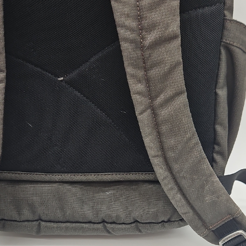 REI Dark Green Gray Tone Backpack with Pink Zipper Pulls - Picture 6 of 12